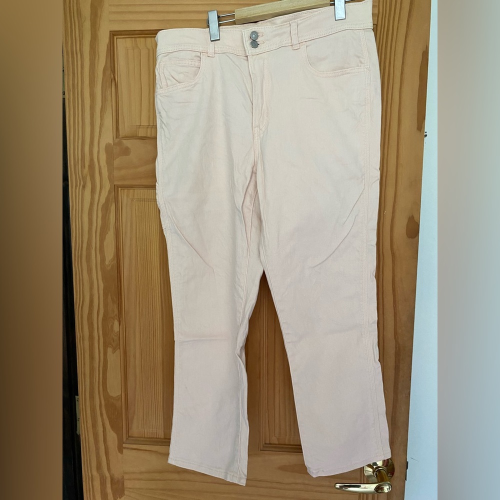 Levi’s 724. High rise straight crop.